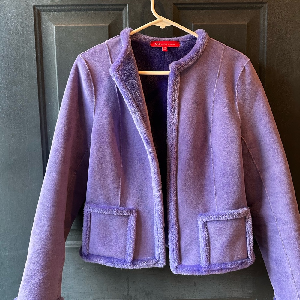 Anne Klein suede short jacket. Color: Violet